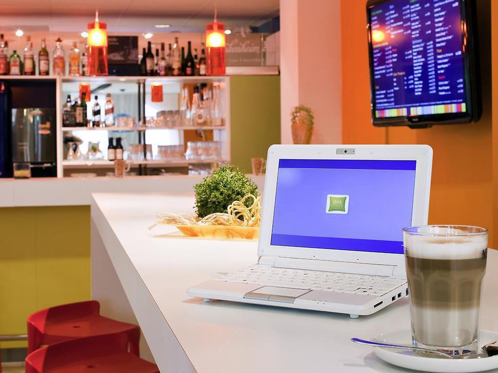 מלון Ibis Styles Duesseldorf-ניאוס מסעדה תמונה